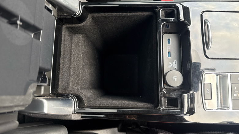 Land Rover Discovery 3.0 SDV6 HSE Luxury 5dr Auto Diesel Station Wagon